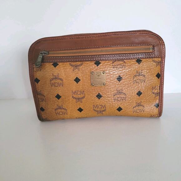MCM Vicetos Cognac Clutch Bag Leather Brown Pouch Handbag Zip Organizer Unisex - Picture 1 of 13
